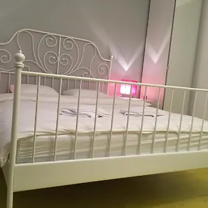 דירה Green Apartment, בוקרשט